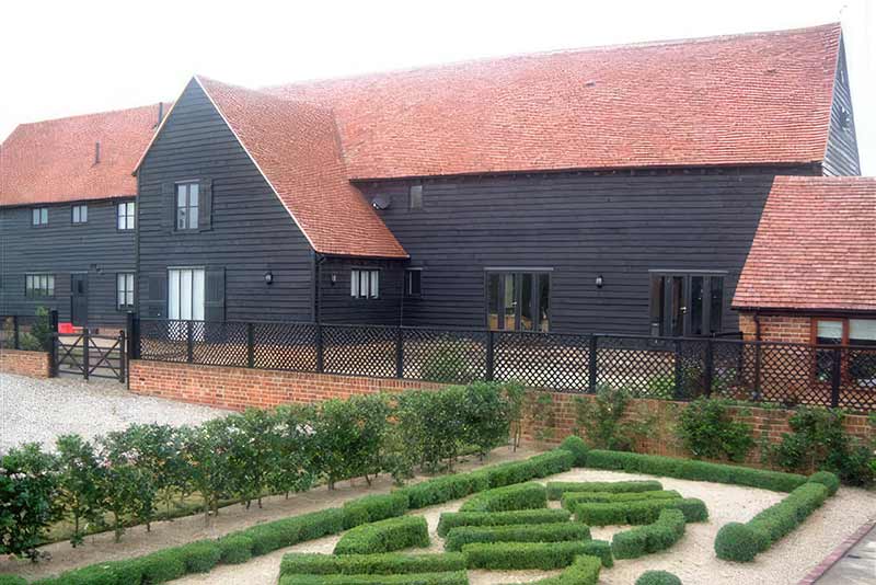 Landscope garden design - The Barns, Burstead