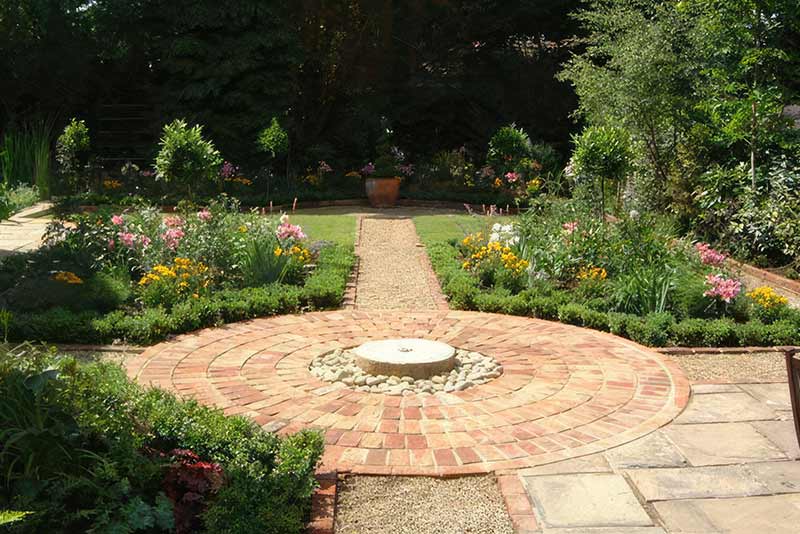 Landscope garden design - Hutton Mount, Shenfield